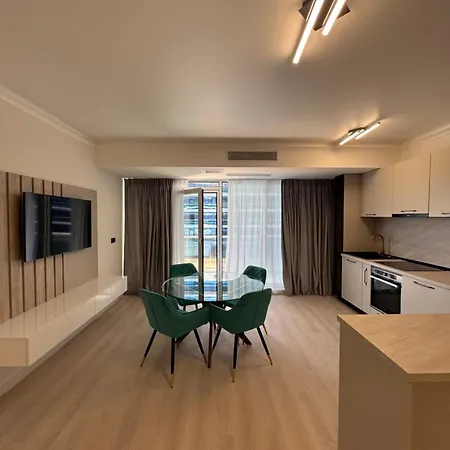 Aquanova By White Titanic * Năvodari