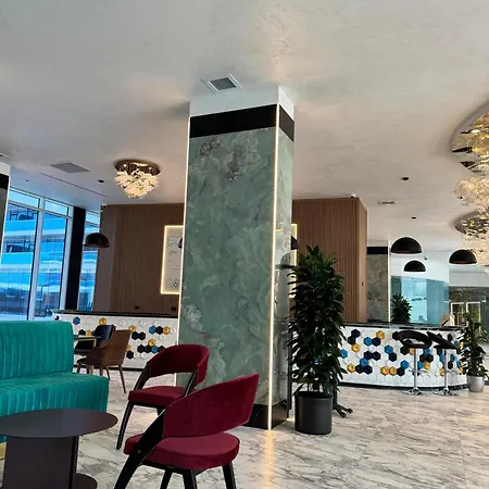 Aquanova By White Titanic * Năvodari