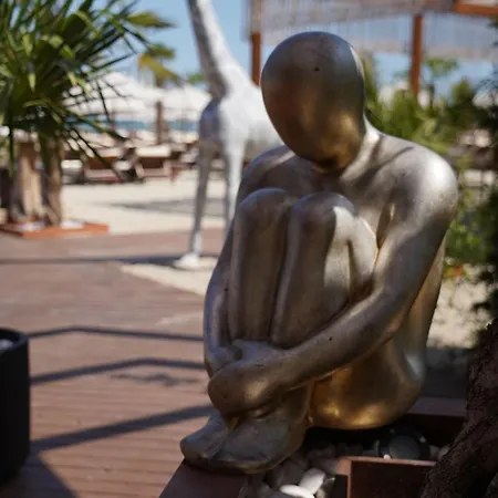 Aquanova By White Titanic * Năvodari