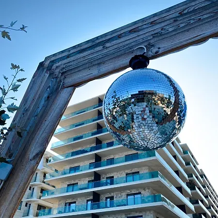 Aquanova By White Titanic Apartment *
