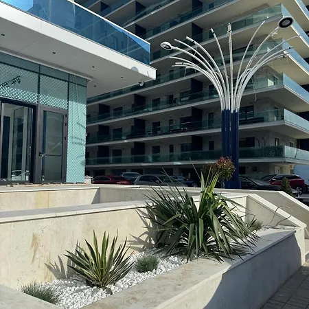 Aquanova By White Titanic Apartment Navodari